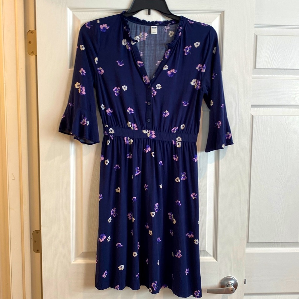 OLD NAVY BELL SLEEVE DRESS in Navy Floral Size Medium